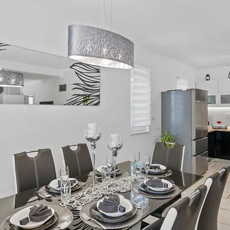 Charming Dory With Heated Pool&whirlpool Villa *