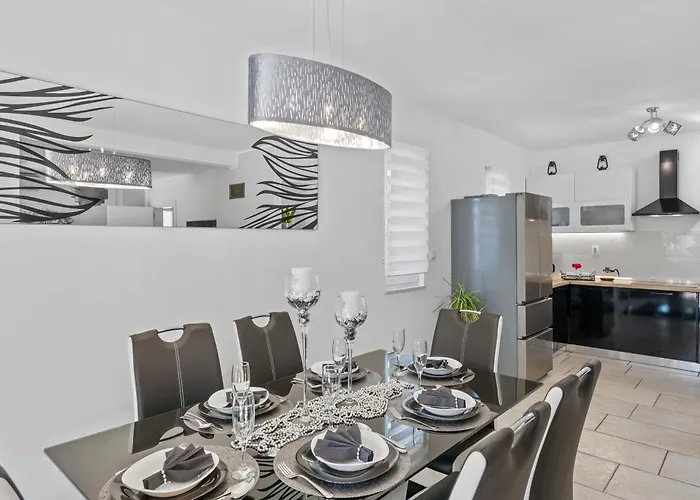 Charming Dory With Heated Pool&whirlpool 빌라 *