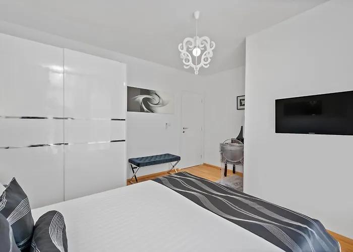 Charming Dory With Heated Pool&whirlpool Barusic