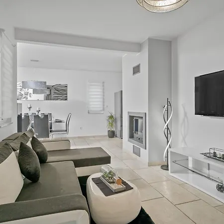 Villa Charming Dory With Heated Pool&whirlpool Barusic