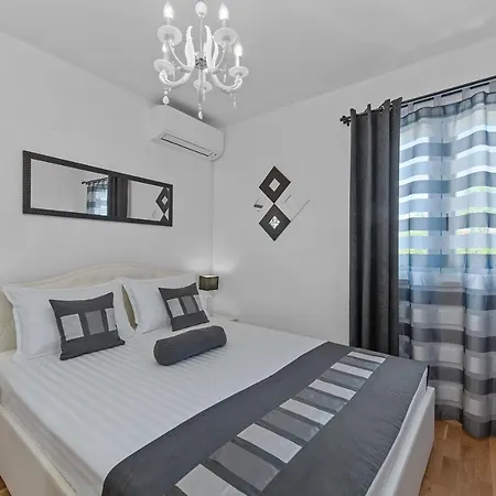 Charming Dory Villa