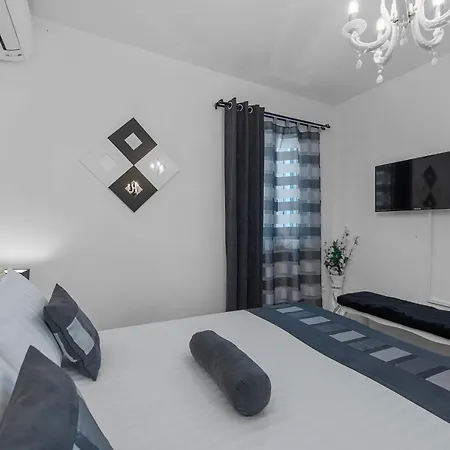 Charming Dory Villa